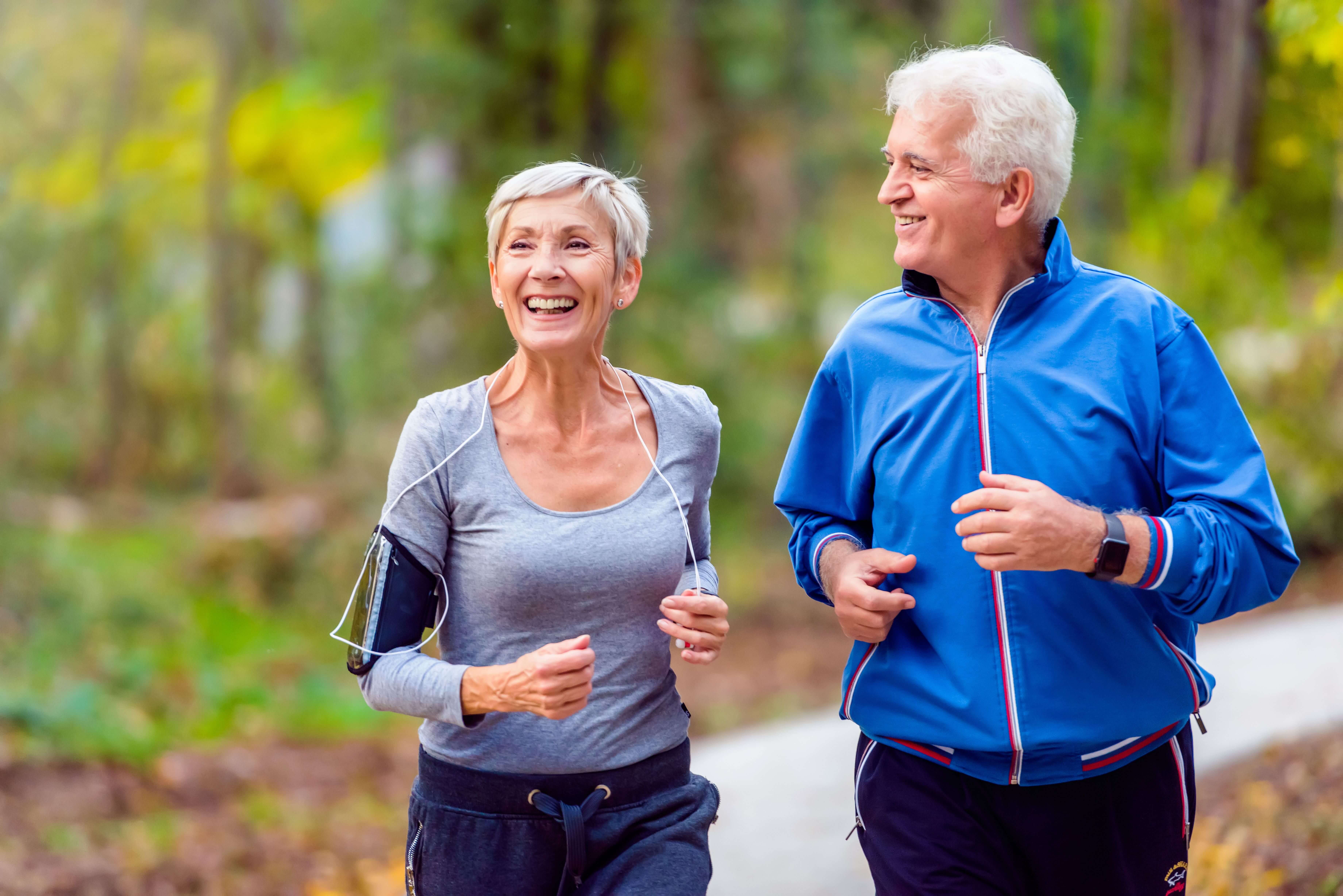 image of senior couple running on our online chiropractic continuing education page