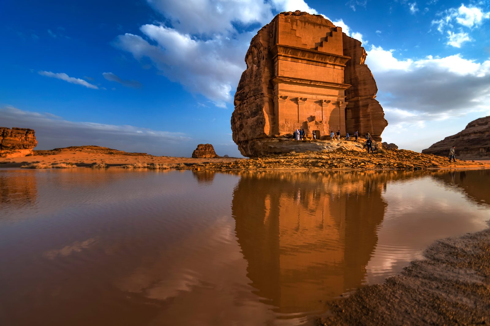 Saudi Arabian landmark — Saudi Arabia chiropractic CE requirements, CCEDseminars