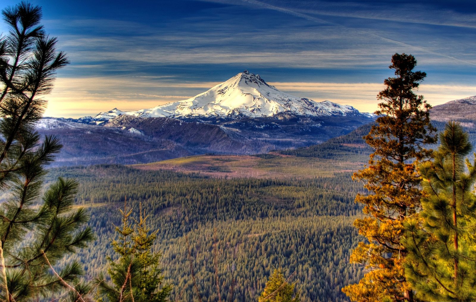 Oregon coastline at sunset — Oregon chiropractic CE requirements guide, CCEDseminars